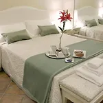 Hotel Renaissance