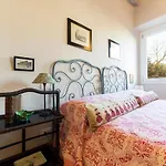 Oltrarno Real Mood Florentine Apartment