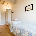 Oltrarno Real Mood Florentine Apartment