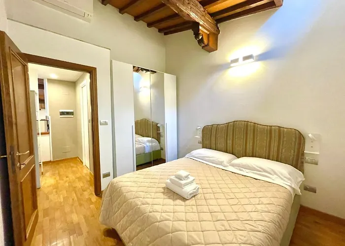 Charming Apartment In The Very Heart Of Florence