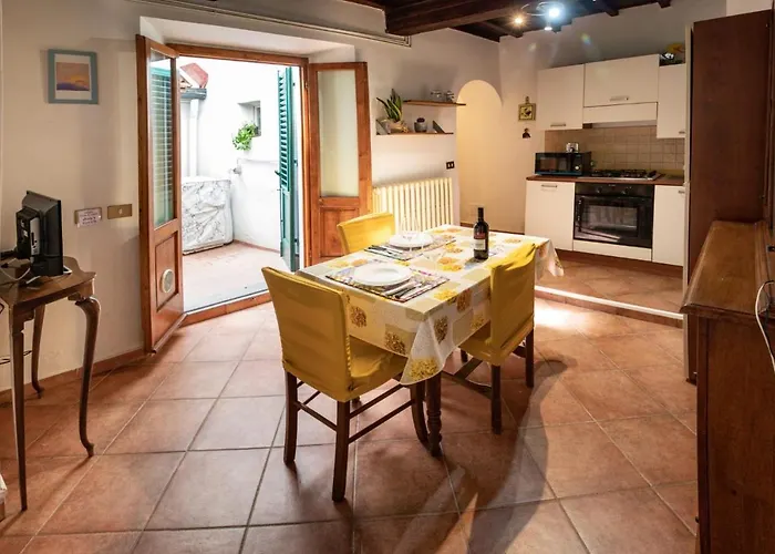 Virgilio\'S House Apartment + Internal Court