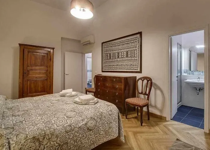 Piazza Mentana Elegant