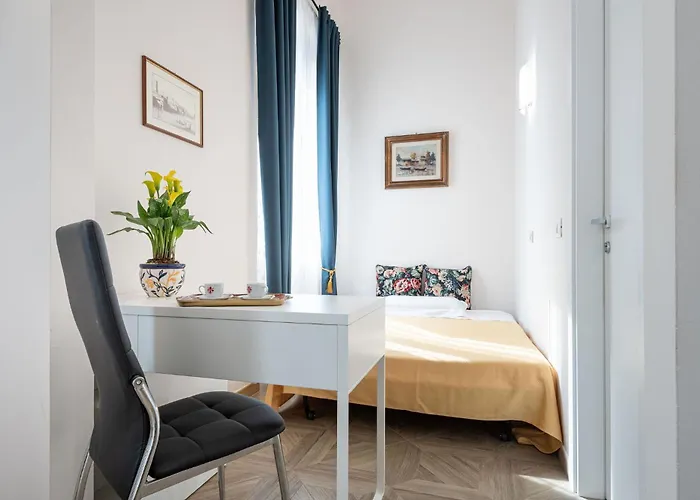 Cadorna Rooms In Florence