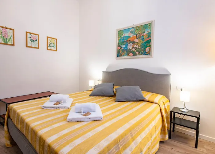 Mamo Florence - Borgo Santa Croce Apartment
