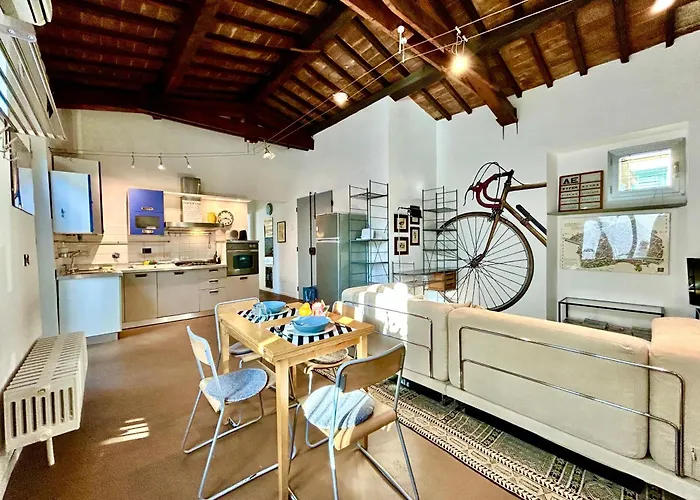 Bright House With Terrace In Santa Croce