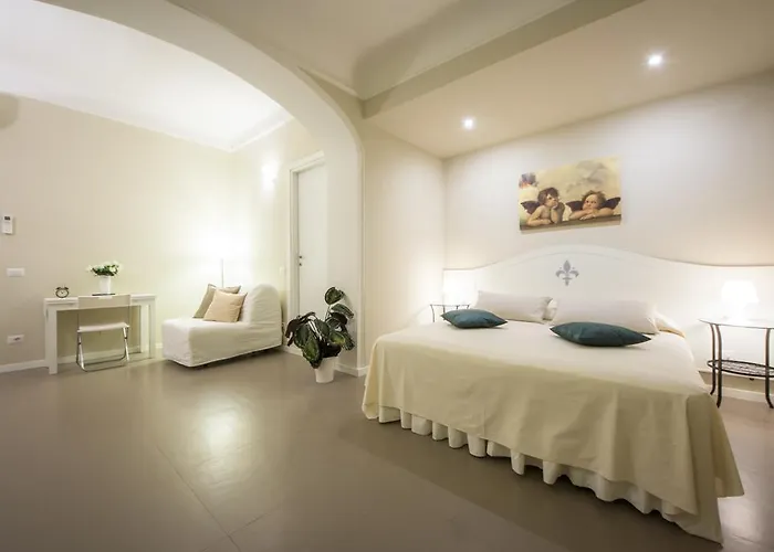 Santa Maria Novella Modern Apartment