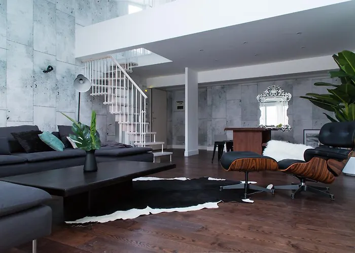 Industia Loft Apartment
