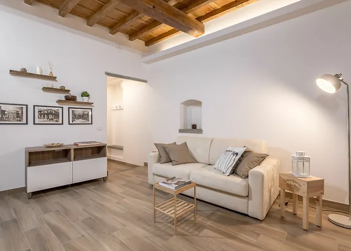 Santa Croce Place By Mmega