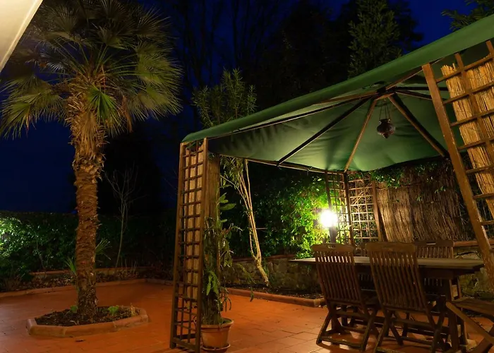 Green Corner Apartment In Florence City