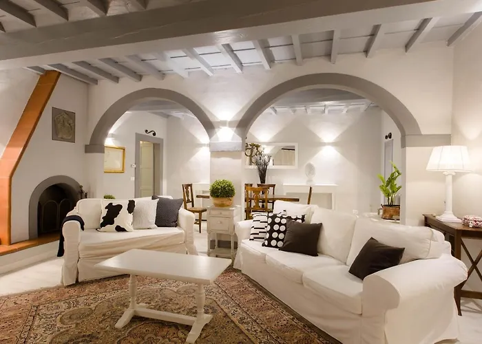 Elegant & Stylish Apartment City Center