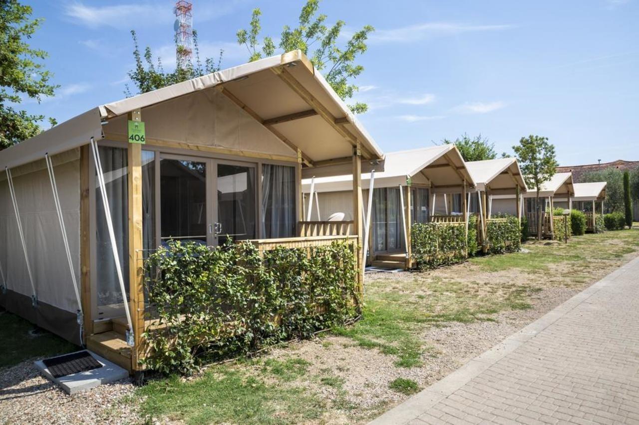 Acampamento Hu In Town 2*