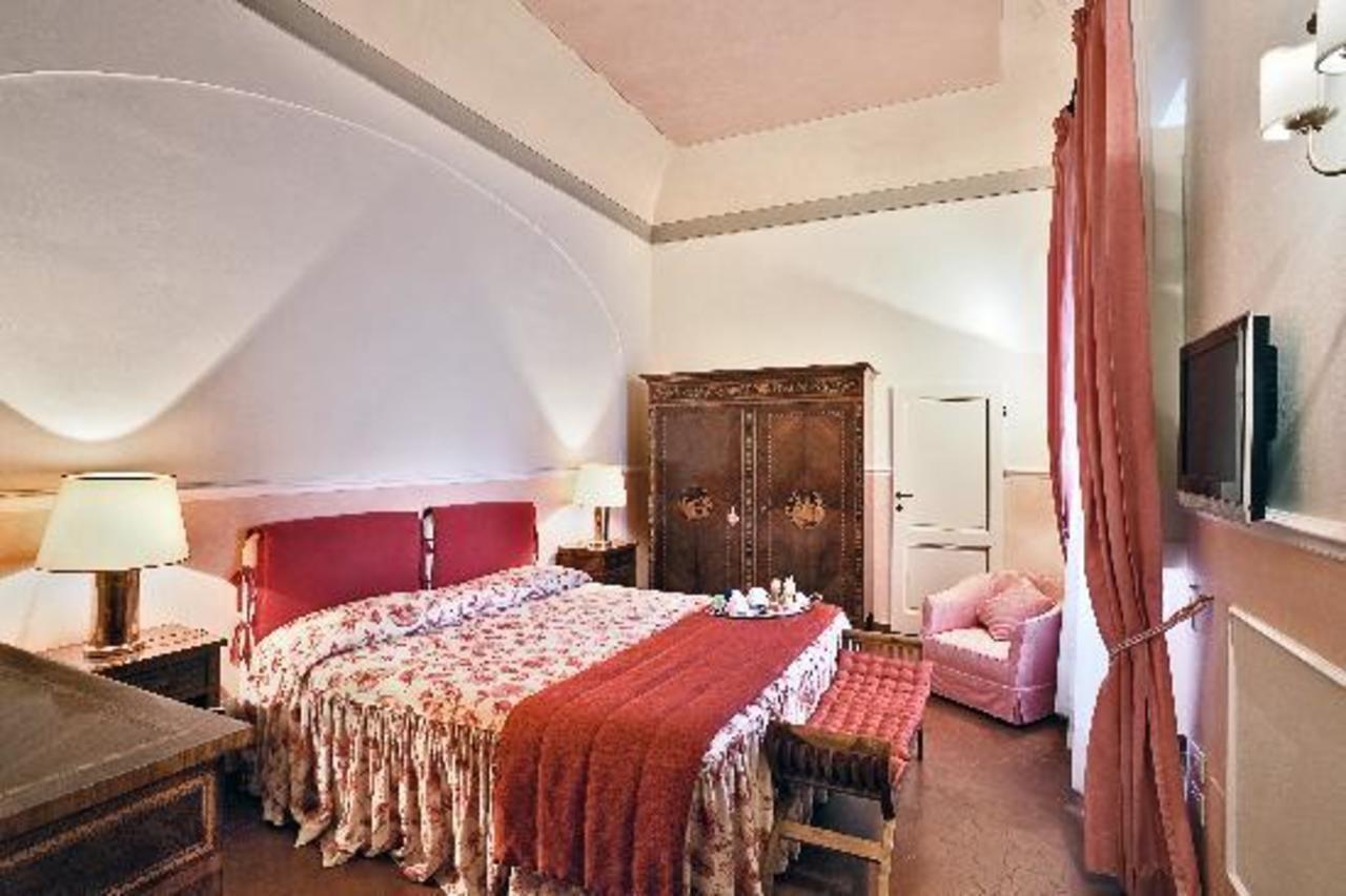 Ape Rosa Relais
