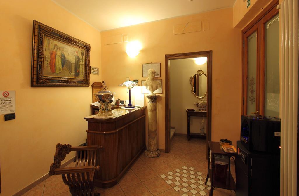 Margaret Hotel *
