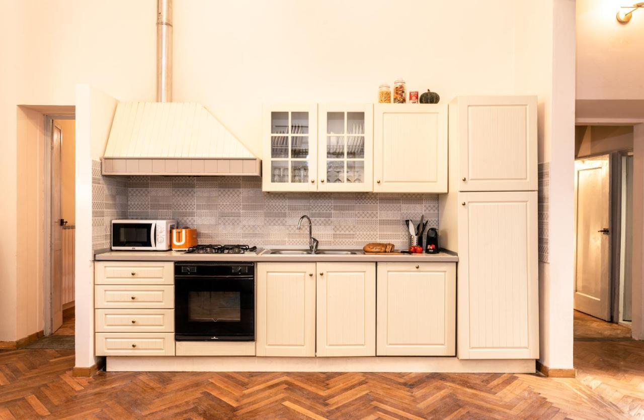 Appartement Elegant And Historic 3-bedroom In Center -by Likehomeflorence Florence