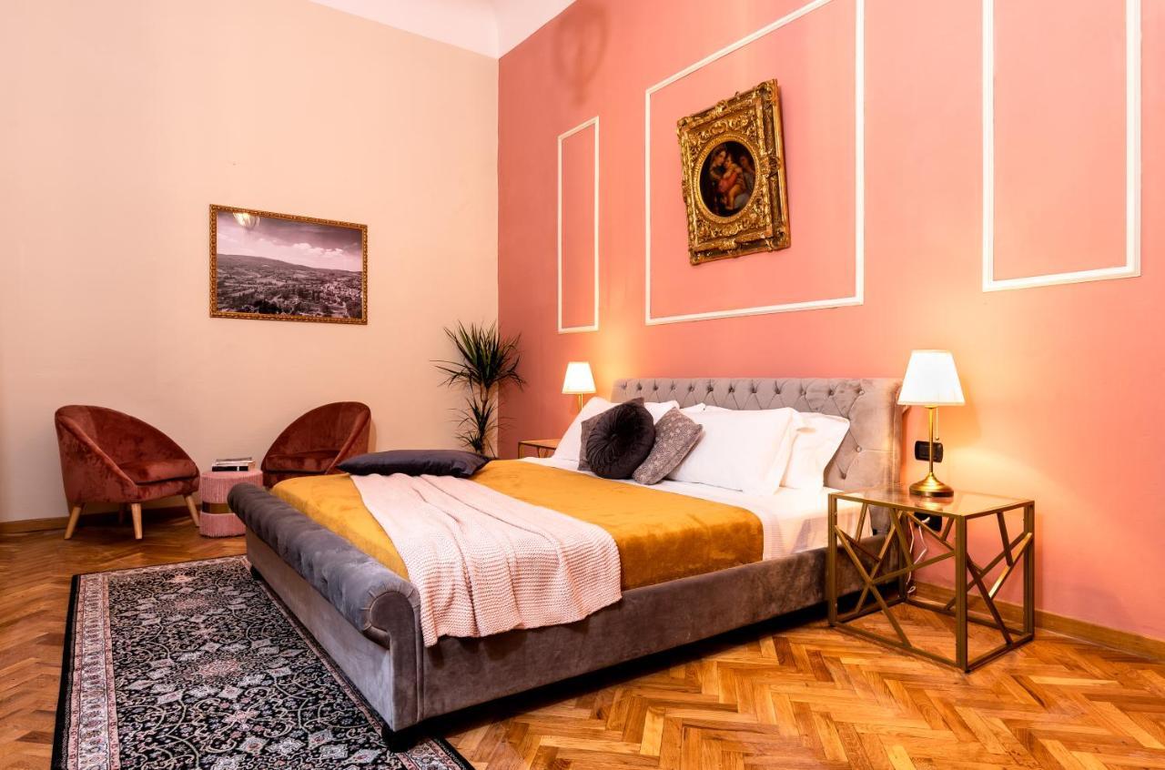 Elegant And Historic 3-bedroom In Center -by Likehomeflorence Appartement