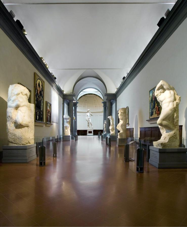 Historic Center Palace - Huge 4 Bedrooms Santa Croce - By Likehomeflorence Apartamento Florença