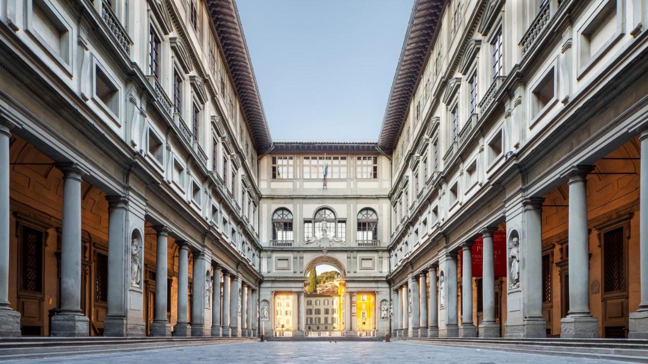Historic Center Palace - Huge 4 Bedrooms Santa Croce - By Likehomeflorence Apartamento Florença