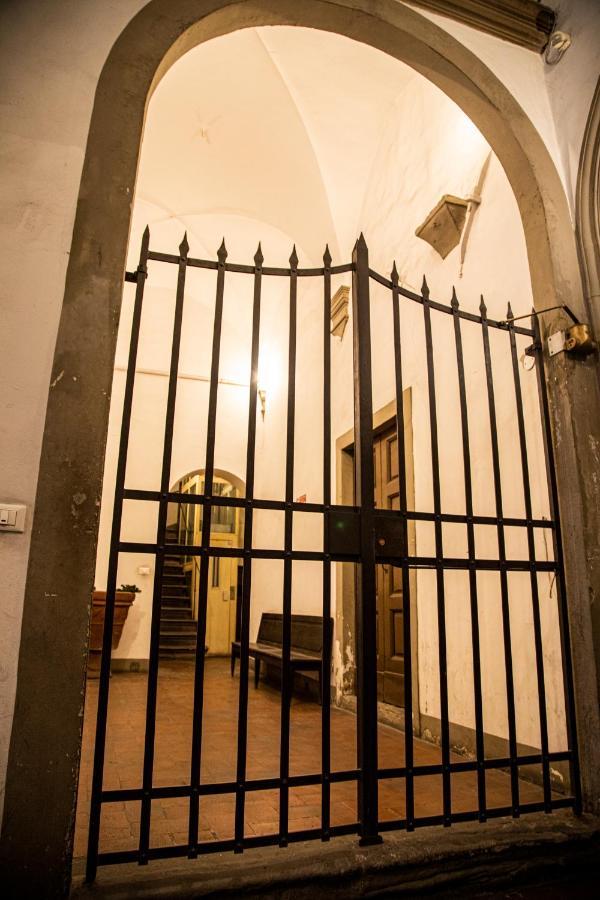 Appartamento Studio In Tornabuoni Within A Renaissance Building *