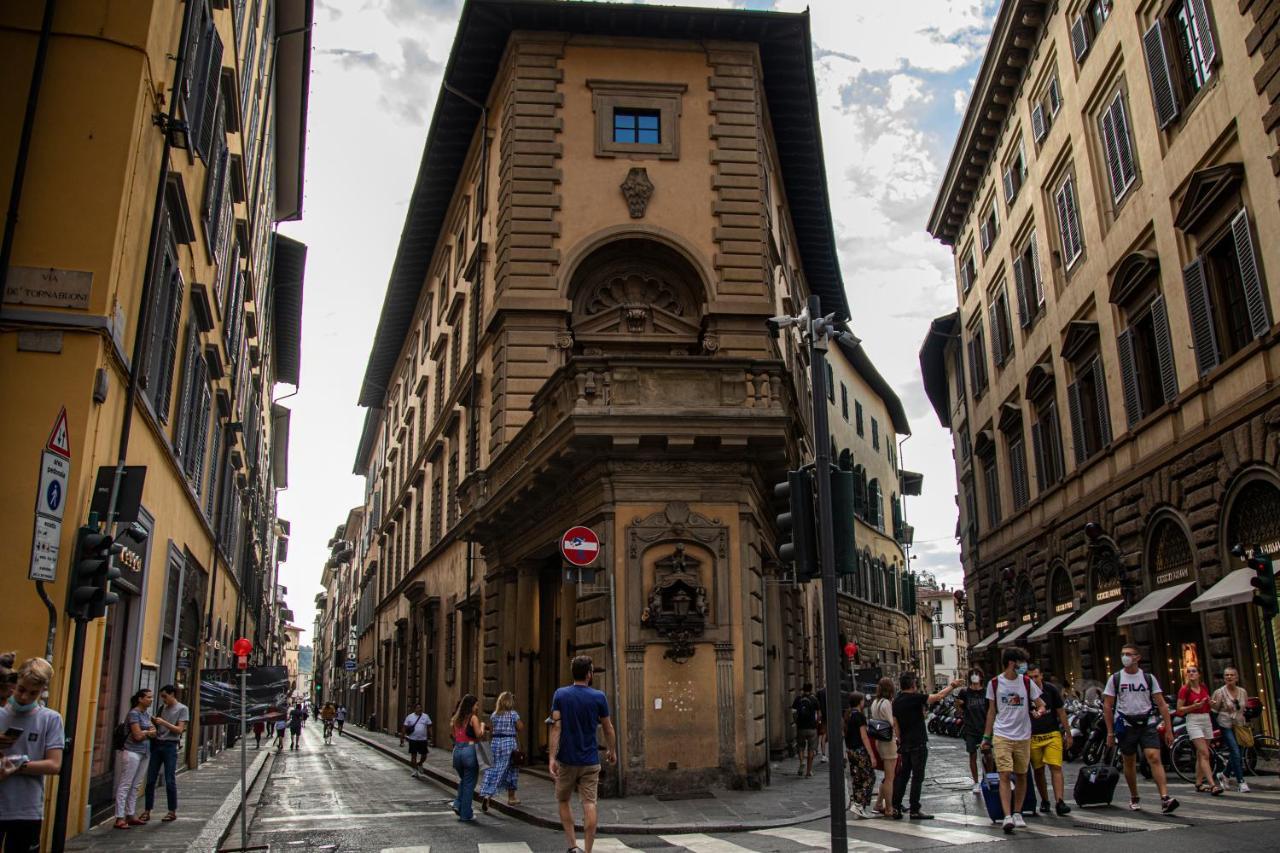 Studio In Tornabuoni Within A Renaissance Building Florença