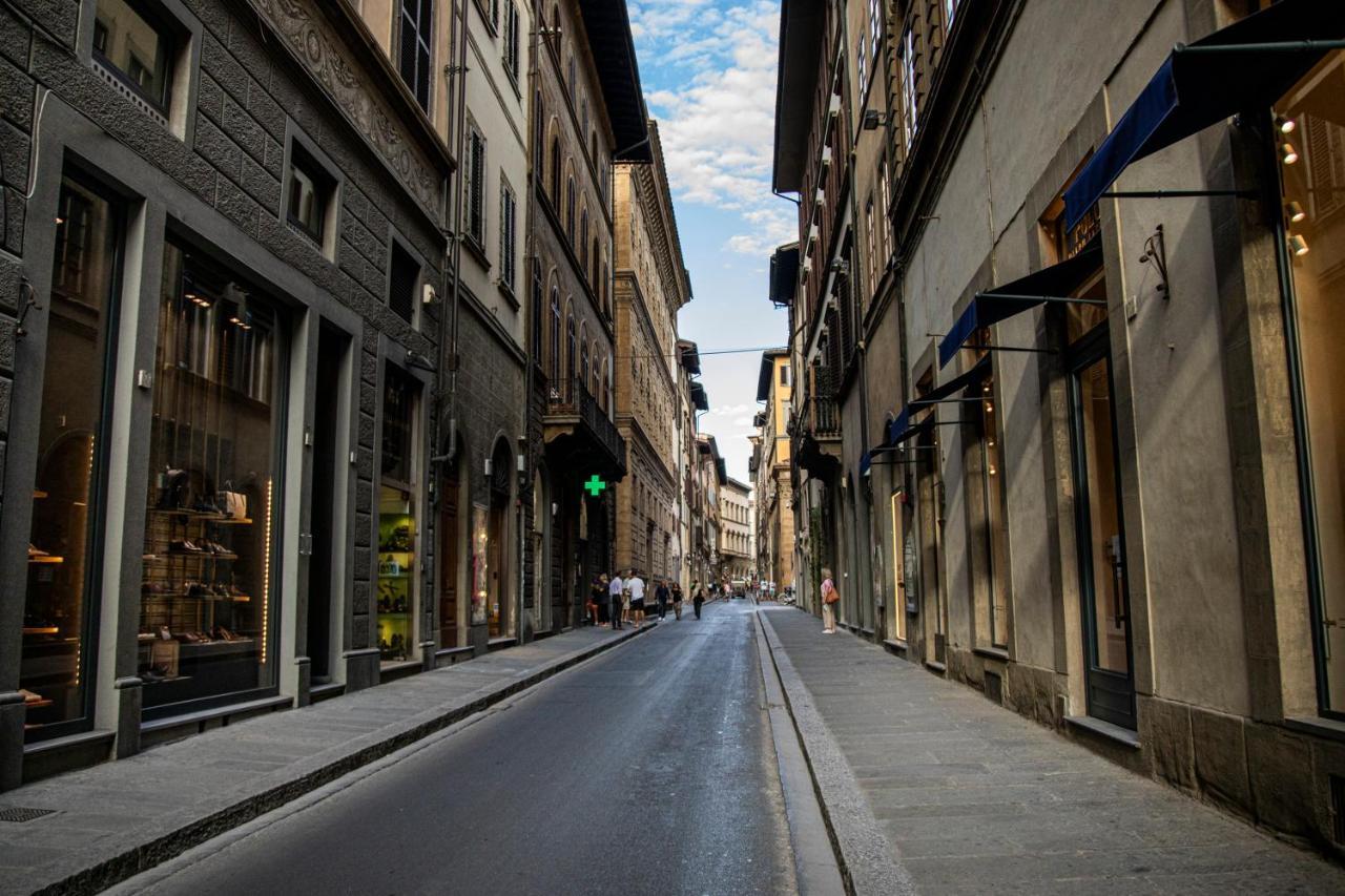 Studio In Tornabuoni Within A Renaissance Building Appartamento
