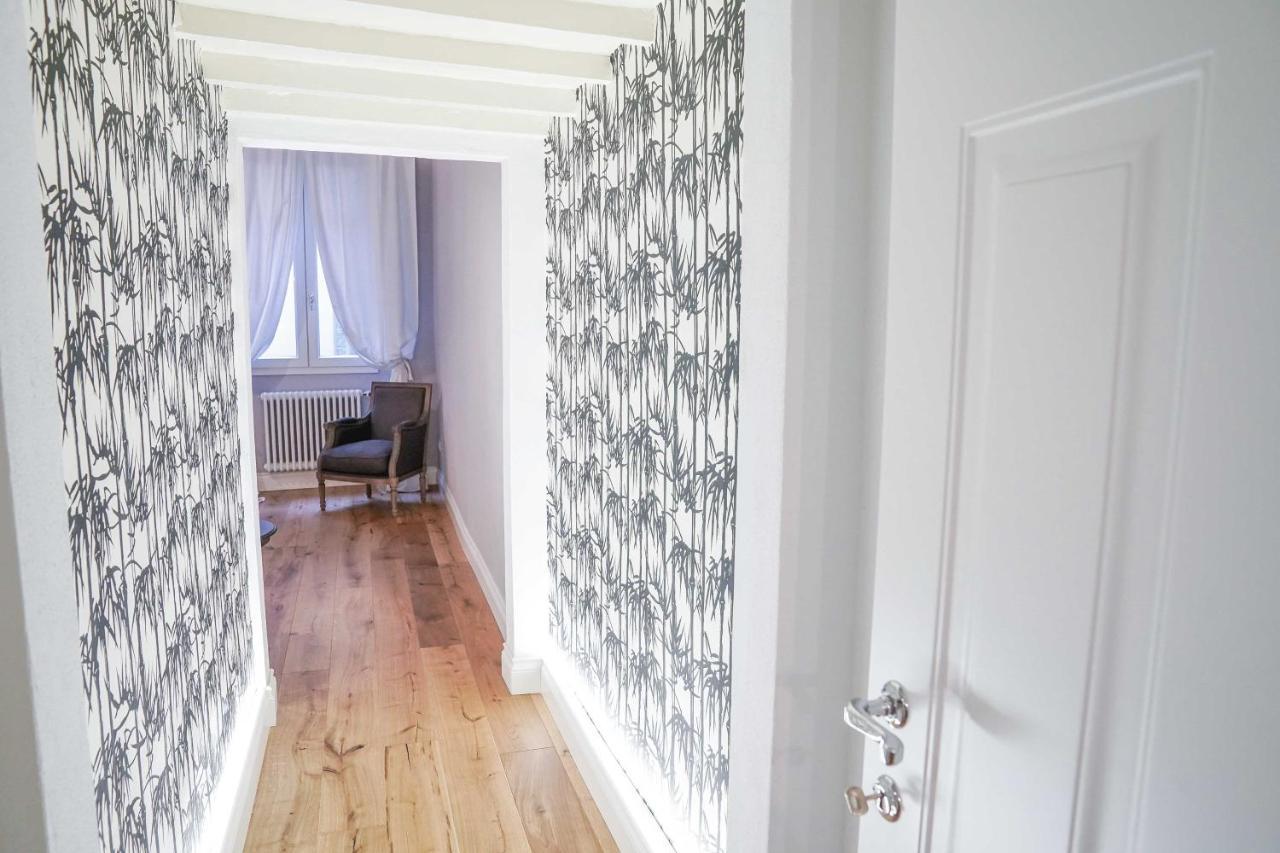 Art Black & White Apartment *