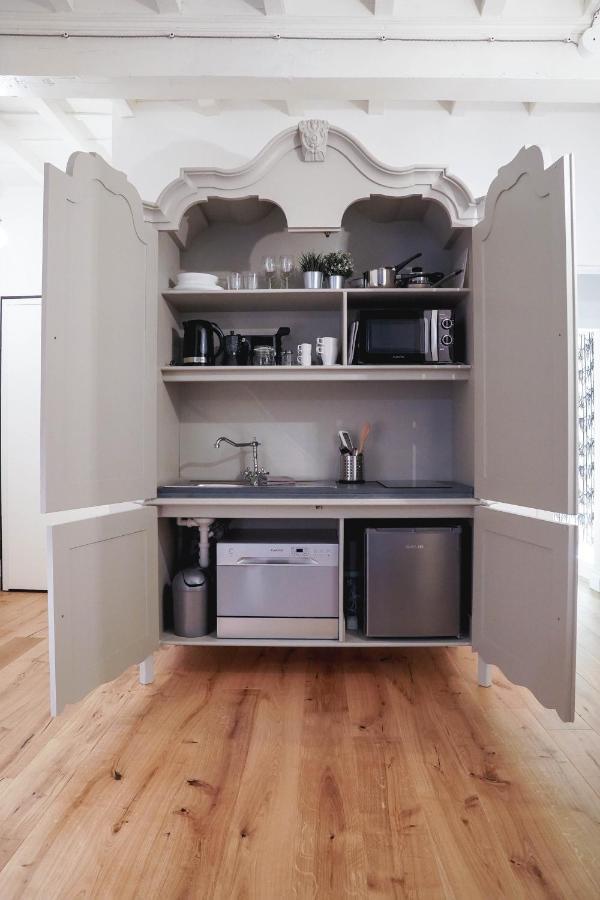 Art Black & White Apartment