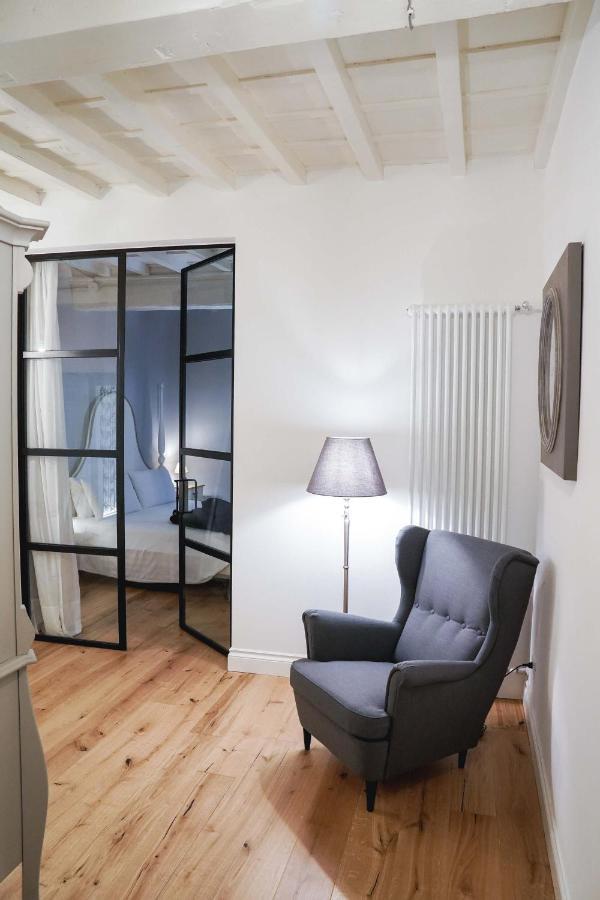 Art Black & White Apartment *