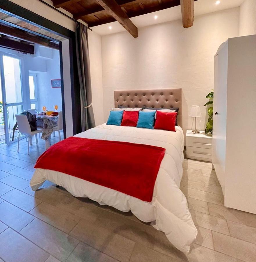 Roberto's Apartment. Piazza Santa Croce. * Florenz
