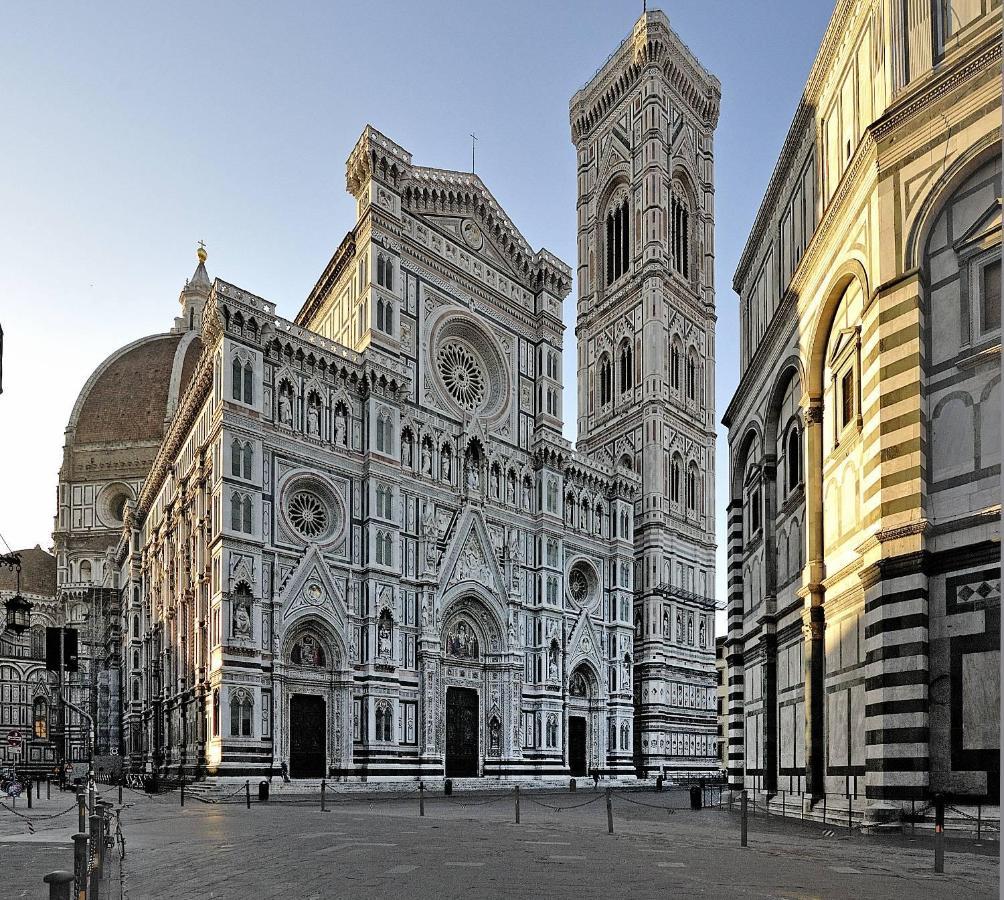 Roberto's Apartment. Piazza Santa Croce. Florenz