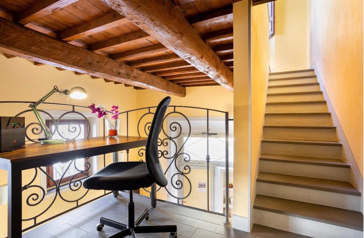 Cozy Classic Italian House Near Santa Croce, On The Lungarno * Florença