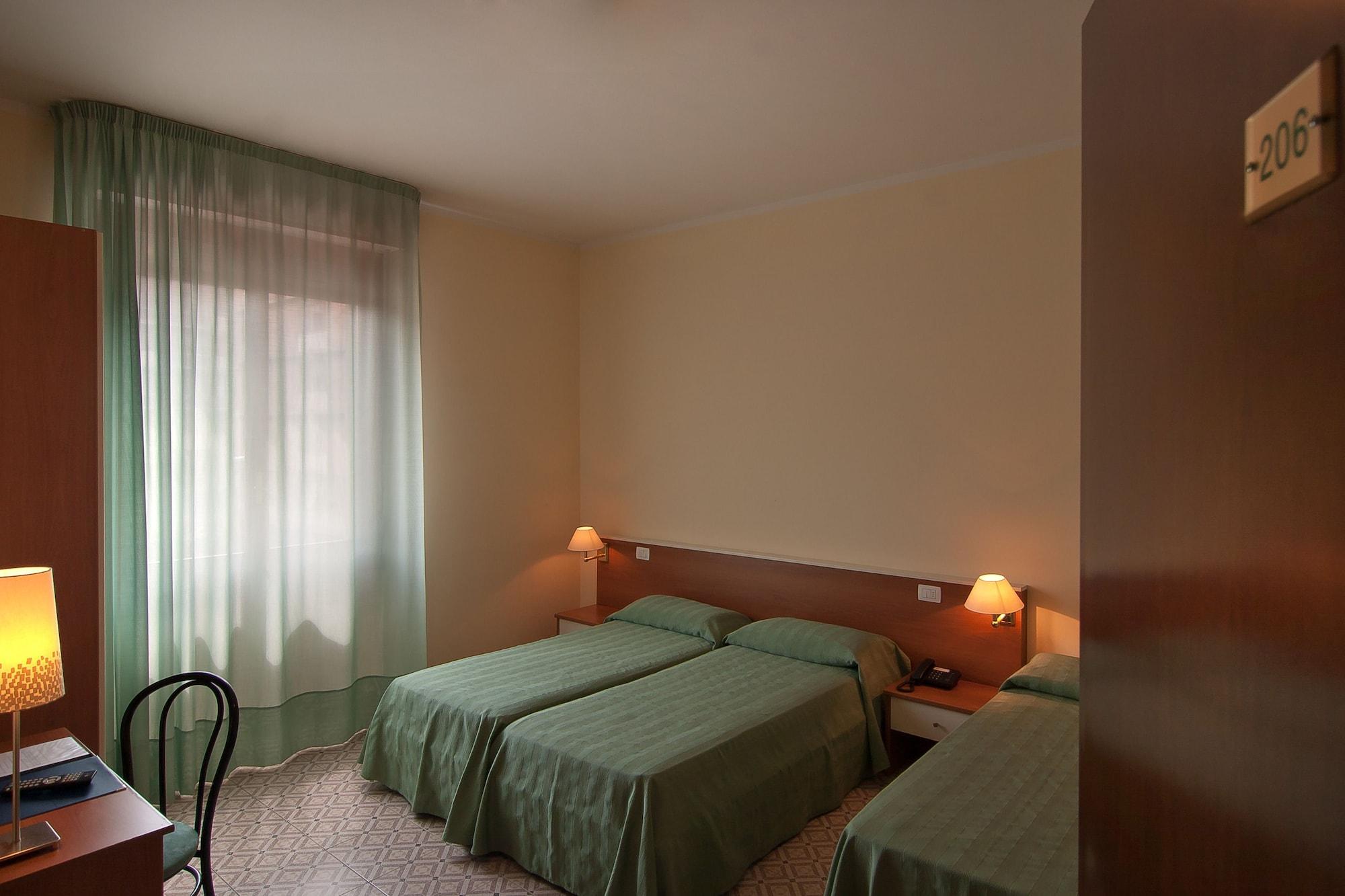 Hotel Mio 3*