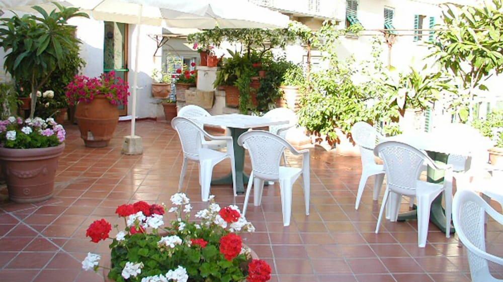 Hotel California 4*