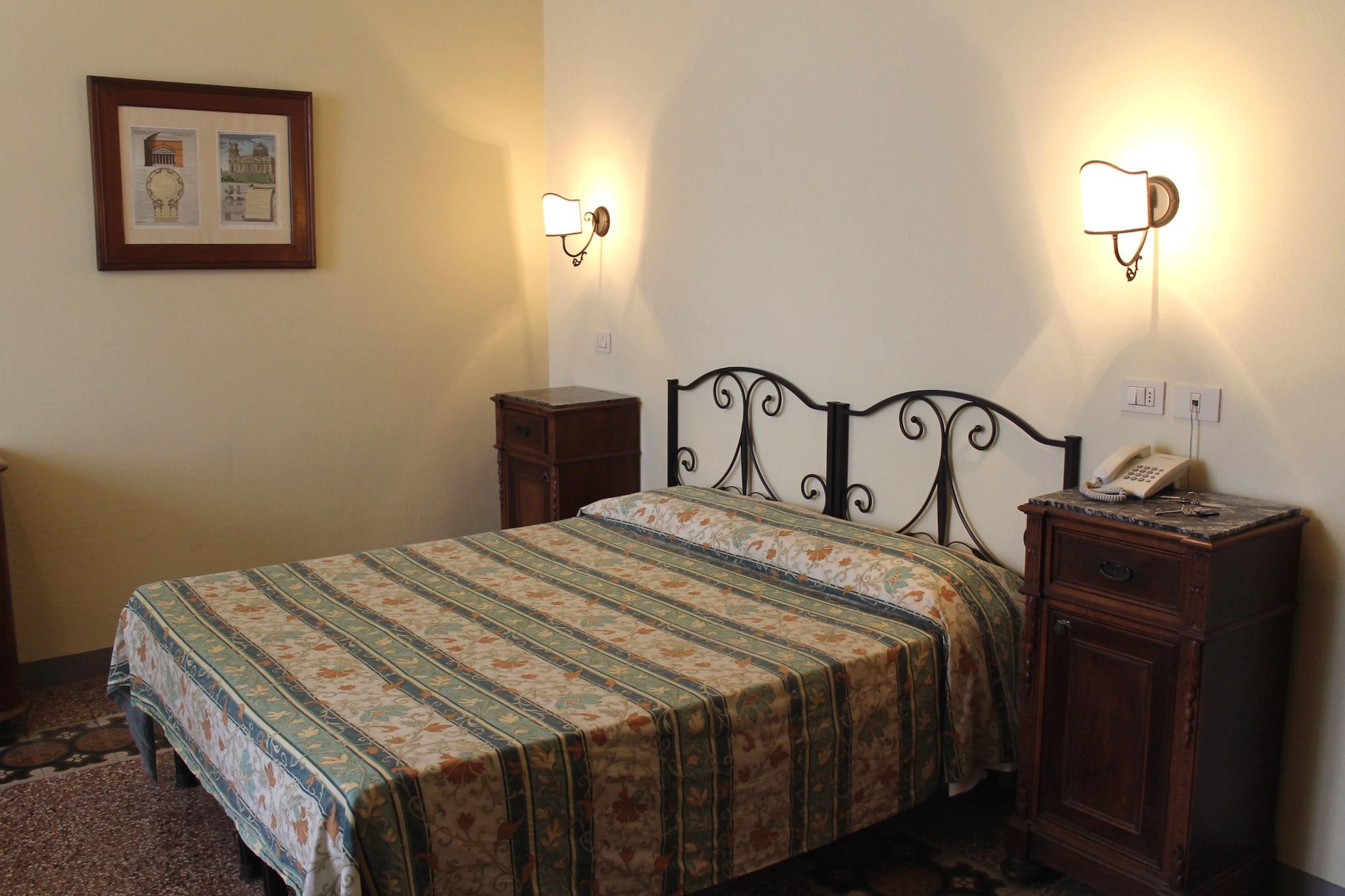 Hotel Scoti *