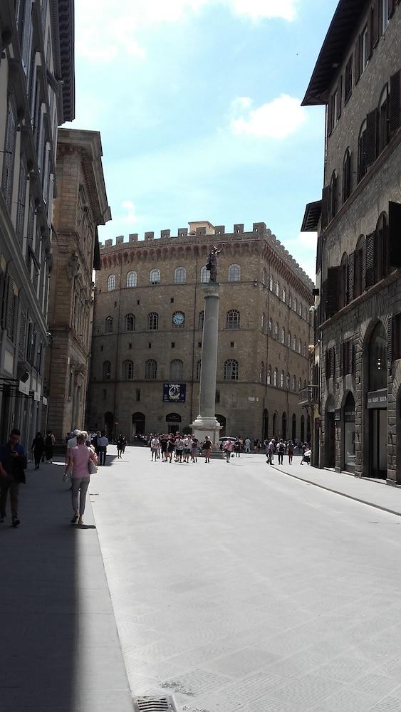 Scoti * Florence
