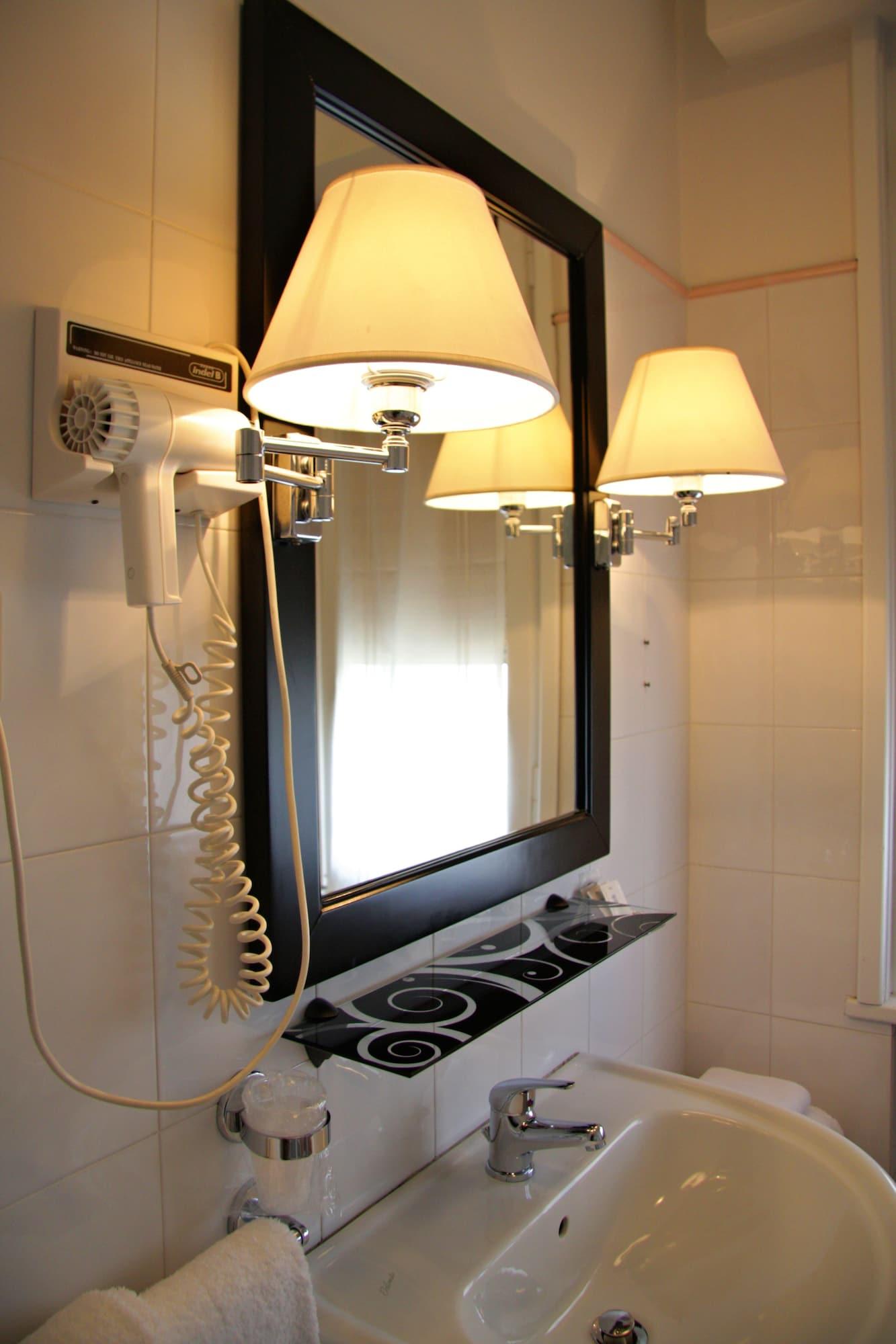 Alex Hotel
