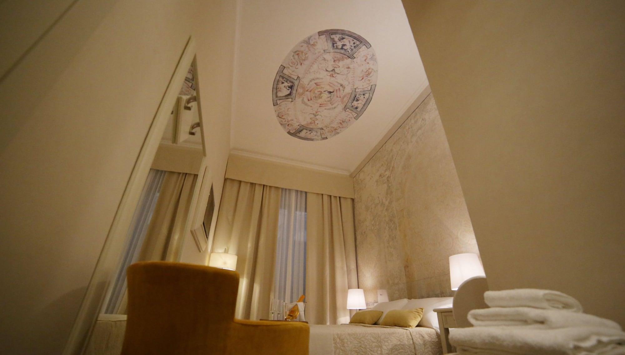 Renaissance Hotel 3*
