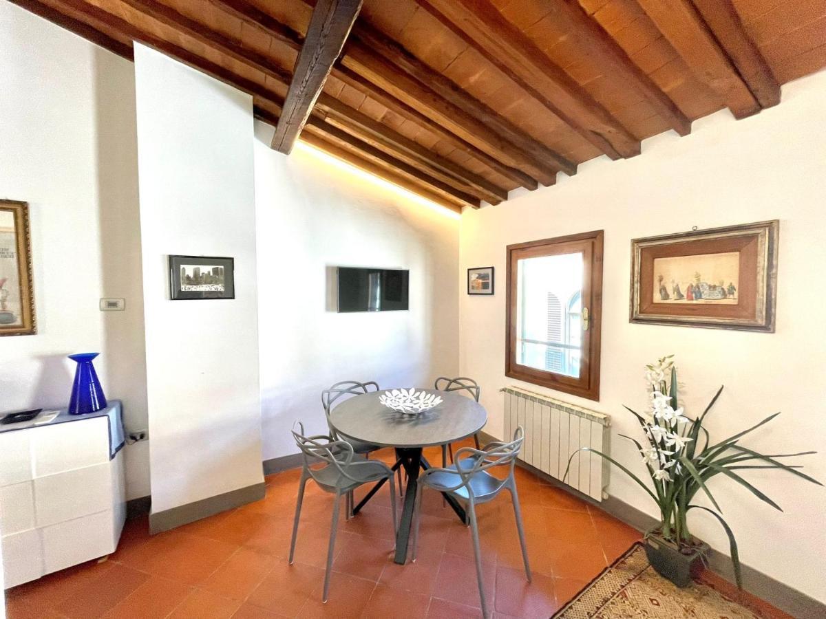 Charming In The Very Heart Of Florenz