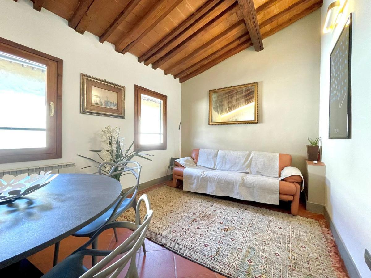 Charming In The Very Heart Of Florenz