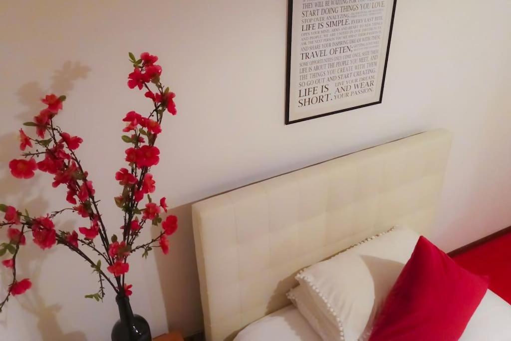 Unique & Beautiful Bedroom In Of Florença