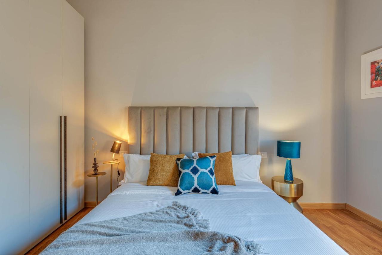 - Santo Stefano's Mirror Apartment