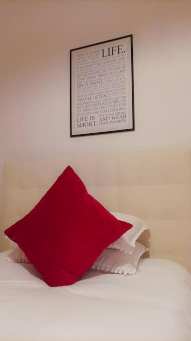 Unique & Beautiful Bedroom In Of *
