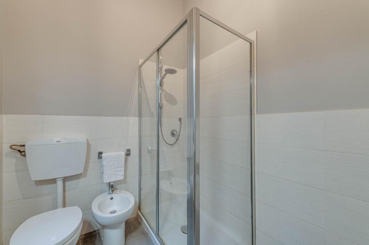 - Santo Stefano's Mirror Apartment