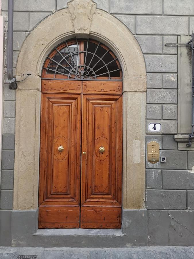 110 Sqm 6 Sleeps In Santa Croce Appartamento Firenze