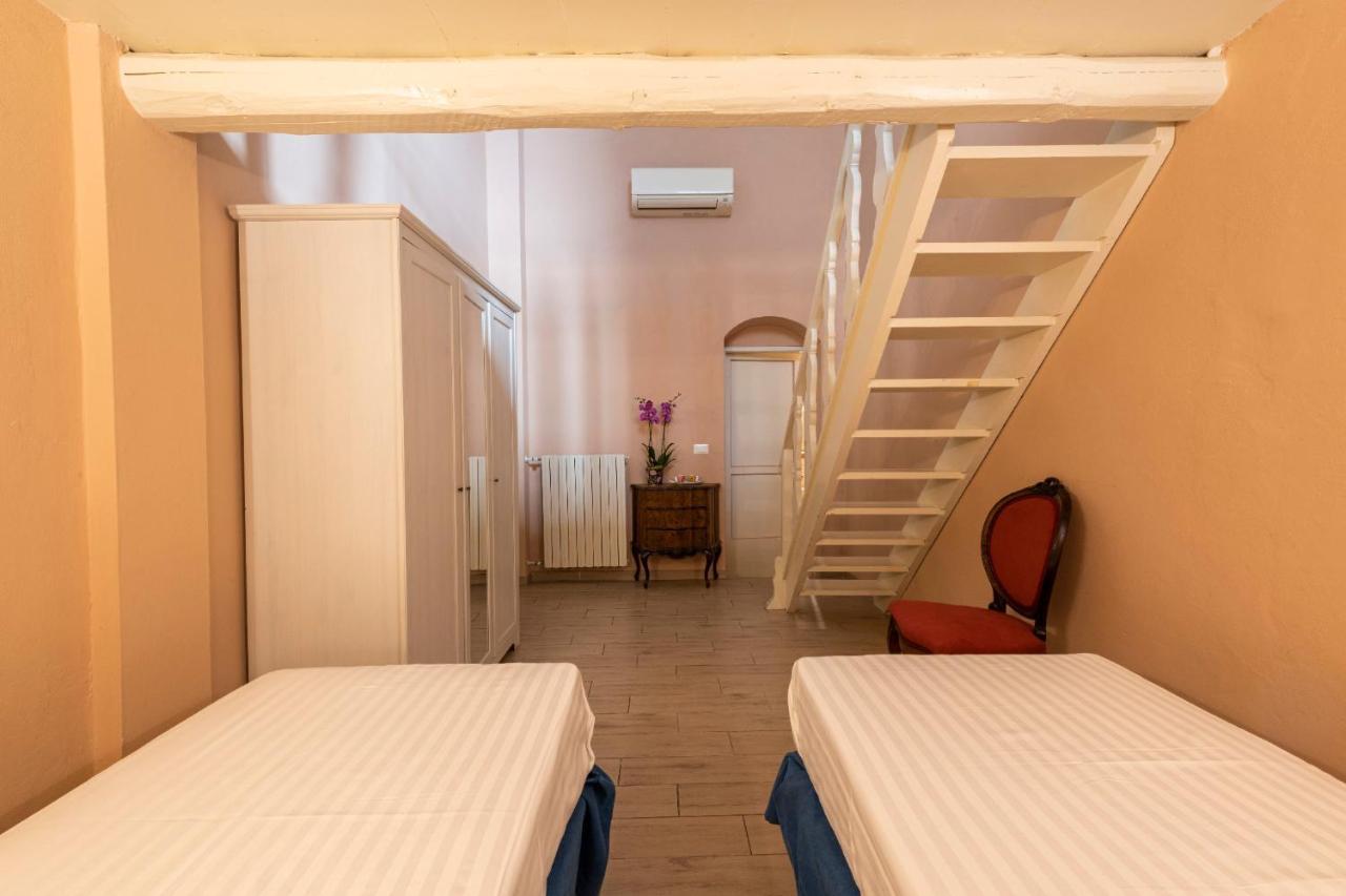Florence- Palazzo Pitti Apartment *