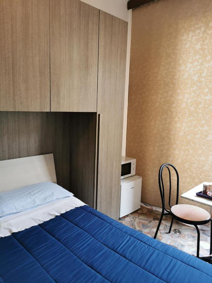Sciacchithouse Guest house *