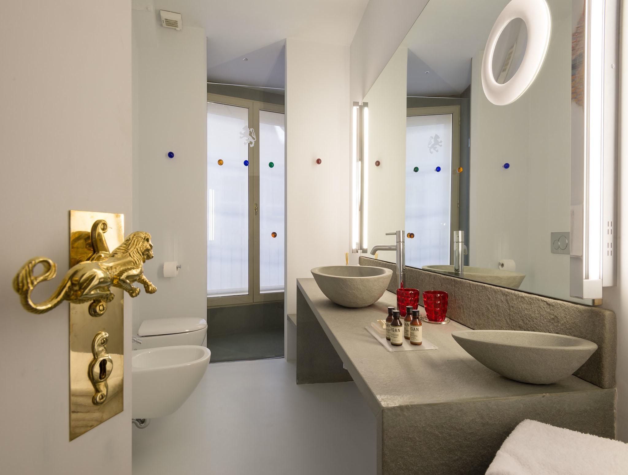 Leone Blu | Esperienze 2*