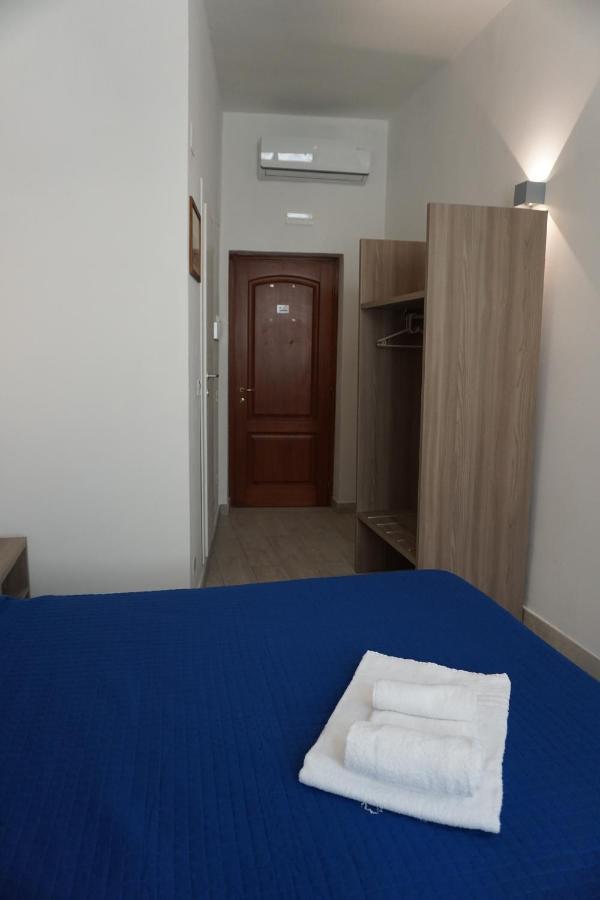 Affittacamere Holiday Rooms