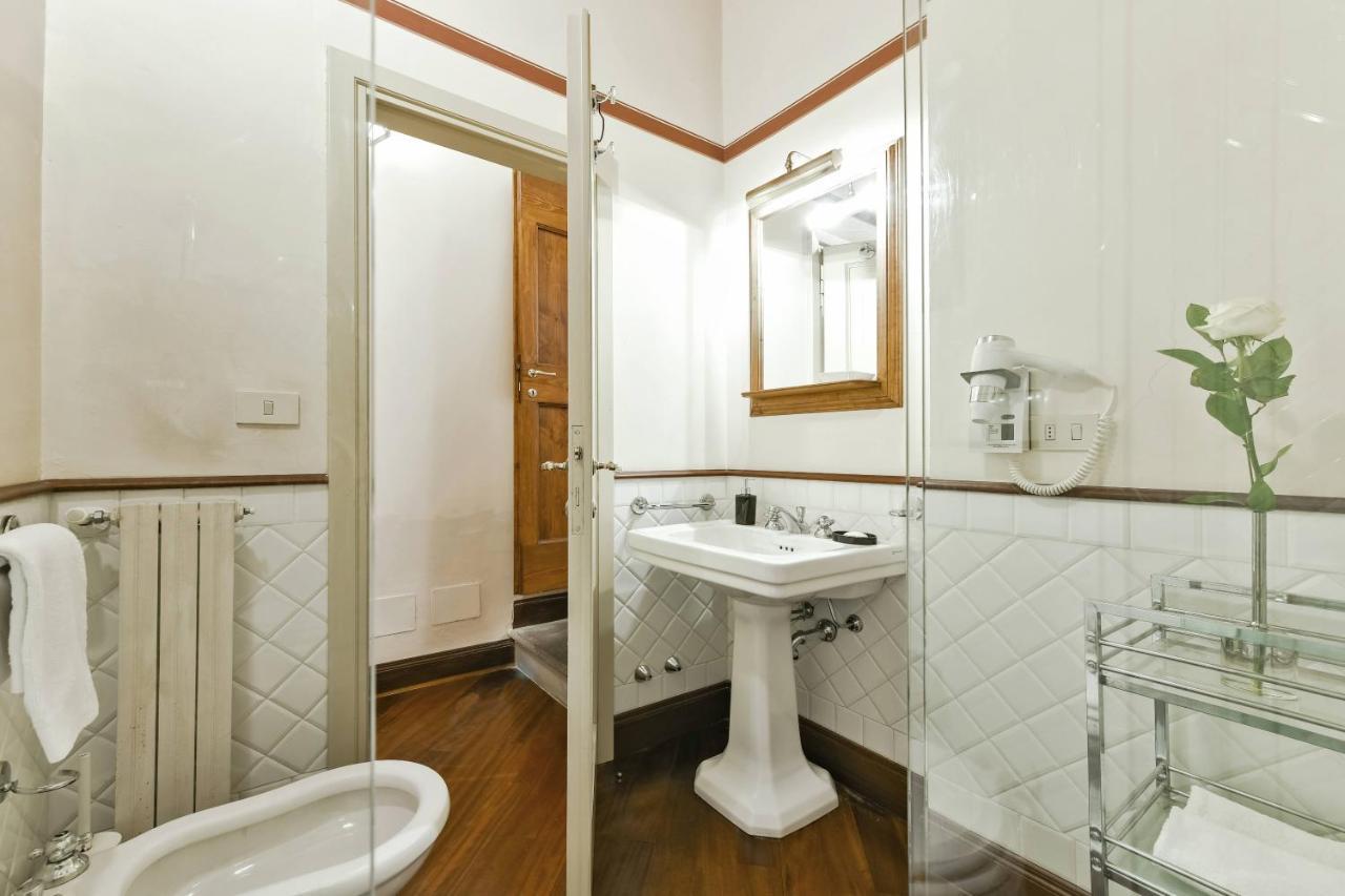 Buonarroti Big With Terrace In Oltrarno Florence