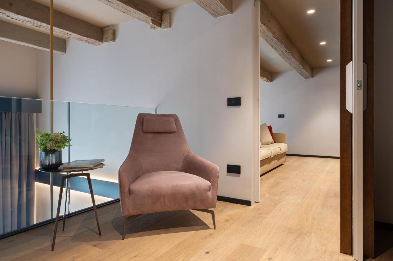 Arts & Crafts Apartment