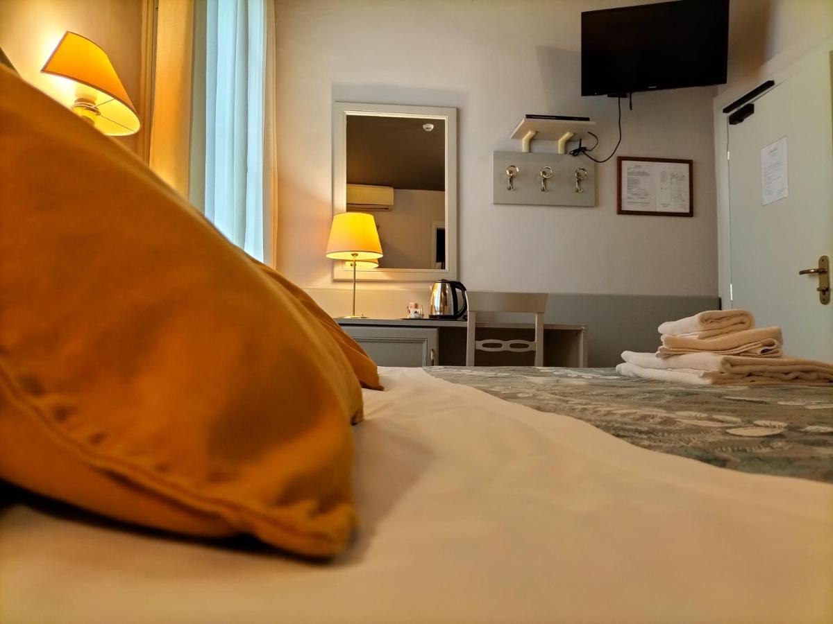Camilla Hotel